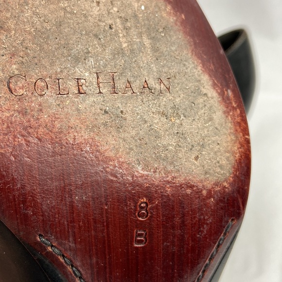 Cole Haan size 8 brown leather 2 1/2 inch pointy pumps great condition - Picture 11 of 12
